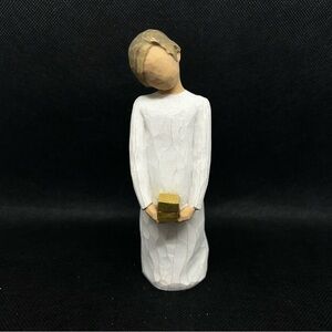New in box Retired Willow Tree Spirit of Giving figurine